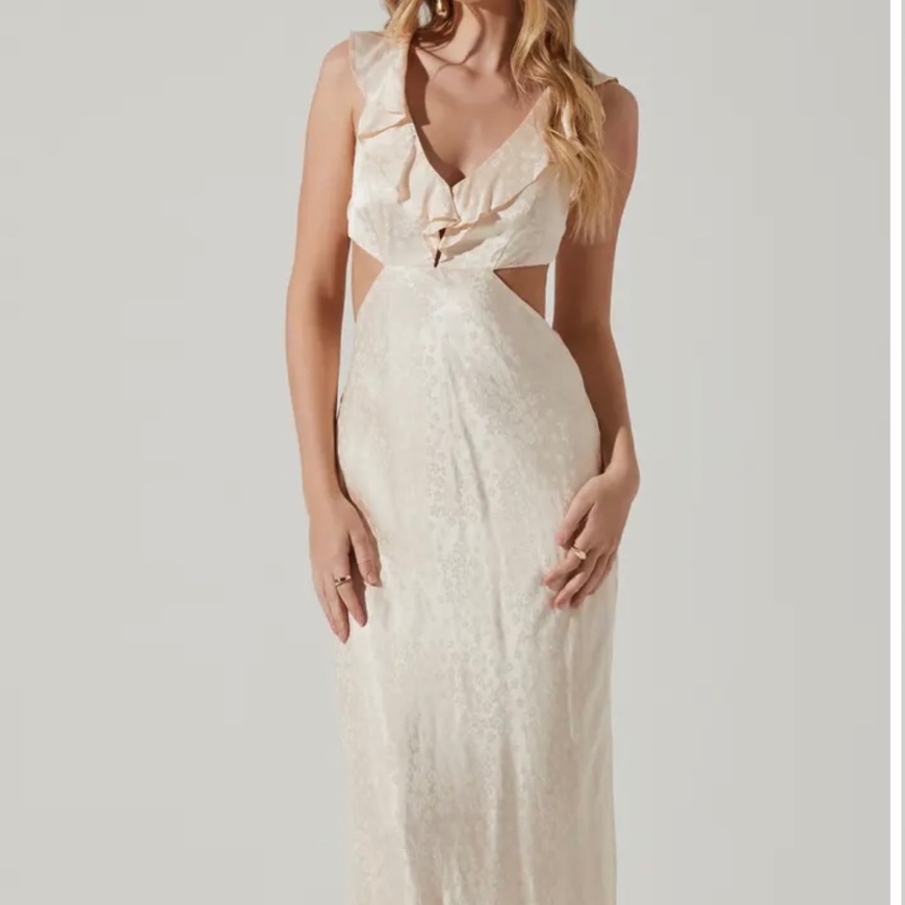 dress-Nyla Cutout Back Maxi Dress